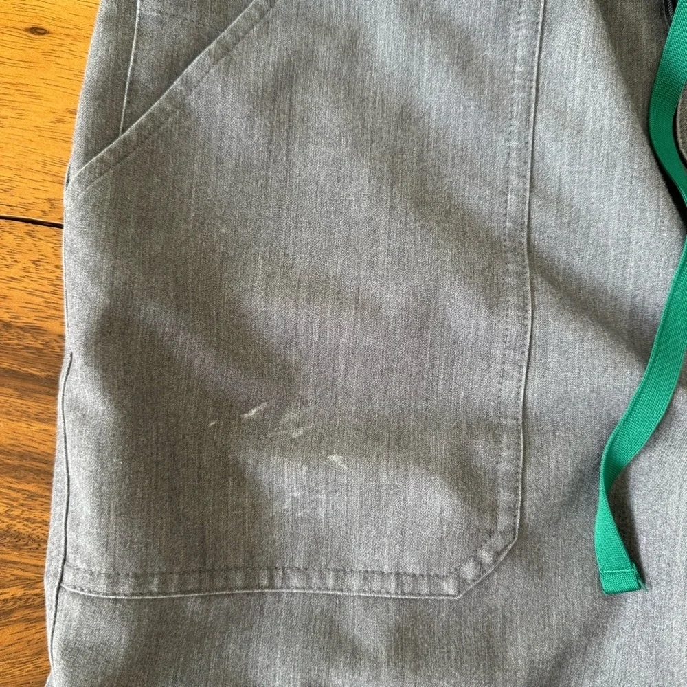 FIGS Men's Gray Cairo Cargo Scrubs Pants Size L